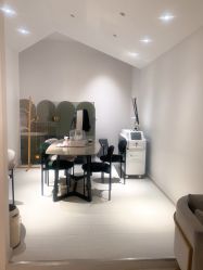 -微笑雨嘉造型护肤