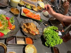 -铭牛烧肉·和牛海鲜自助(高新月牙湖店)