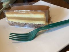 朗姆焦糖榛果脆慕斯蛋糕-星巴克(佛山吉利购物广场店)