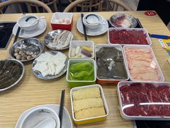 -杨老板·海鲜集市火锅·鲜切牛肉(中防万宝店)