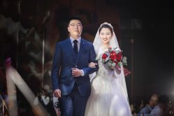 -禕·愫白婚纱商店