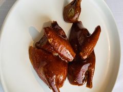 玻璃皮润烧乳鸽-北京厨房(西安SKP店)