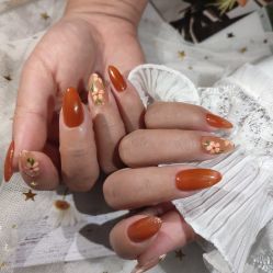 -猫小姐美发美甲造型店