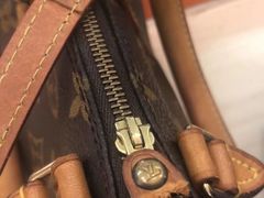 -爱革·洗衣改衣·洗鞋修鞋·洗包修包·奢侈品护理(宝地广场店)