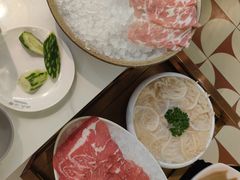 -洪氏嗨捞·广东猪肚鸡·椰子鸡火锅(西咸万象城店)