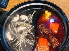 -陆记牛庄·碳锅龙虾烧烤(爱上花园店)