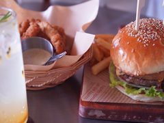 -三勾JJJ Burger&Coffee(梅溪湖店)
