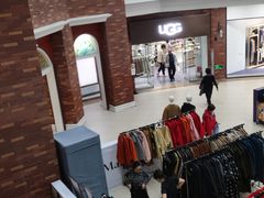 -UGG(燕莎奥特莱斯购物中心店)