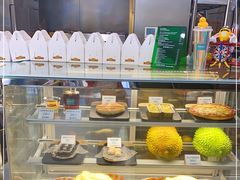 面包甜点陈列柜-猫王榴莲世家(三里屯SOHO商场店)