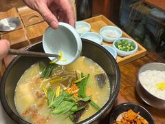 -银米·云南传统过桥米线(双廊黑金冠店)