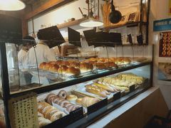 面包甜点陈列柜-仙峰天然面包(迎宾路店)