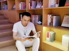 -新华文创·光的空间
