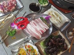 -围炉肉舍•炭烤活鳗•丹东海鲜烤肉(步行街店)