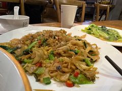 -胡桃里音乐餐厅(陶溪川店)(川湘赣菜·世界百大酒庄直供红酒·音乐表演)