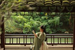 -一揽芳华汉服旗袍体验馆(拙政园店)