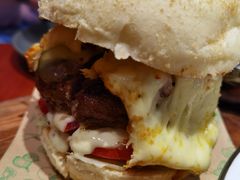 超厚芝士牛肉汉堡-魏斯理汉堡(西安沣东吾悦店)