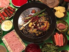 红锅-周幺妹重庆老火锅(银泰城总店)