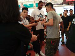 -洛克公园·篮球·足球·羽毛球(莘庄店)