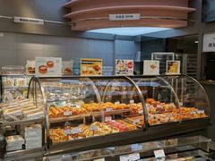 面包甜点陈列柜-巴黎优朵烘焙馆(菱角湖壹号店)