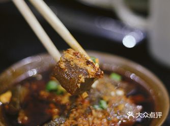 巴四老城区炭火蛙锅｜电炭火真的环保