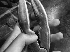 用餐工具--钳子-Ministry of Crab(科伦坡店)