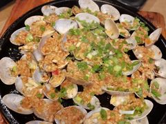 铁板花甲-何师烧烤Pro ·江湖川菜·小龙虾·精酿(太古里旗舰店)