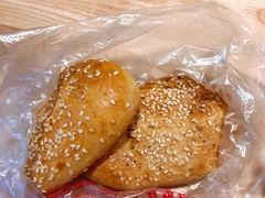 萝卜丝鲜肉酥烧饼-刘鸿盛(城隍庙店)