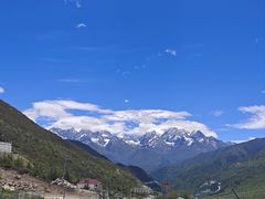 -贡嘎雪山
