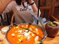 -老滇山寨•云南特色菜•地方菜•民族风情歌舞表演(金碧店)