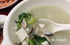 Sand Clam and Tofu Soup with Mustard Greens