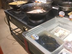 -老码头黑皮肘子锅包肉(赣水路店)