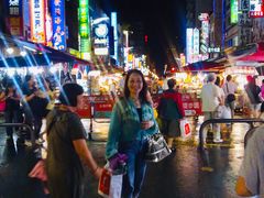 -六合夜市