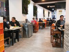 大堂-龙鑫记清远脆皮鸡胡椒猪肚鸡