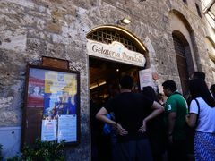 -Gelateria Dondoli