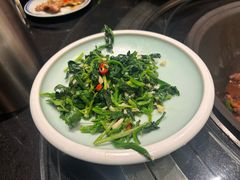 -挂旗柴锅鸡(蚌山区嘉年华店)