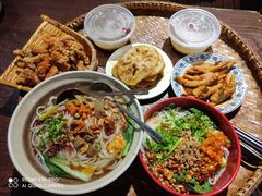 -爆炸头阿姨小四川正宗川味小吃(无任何分店)