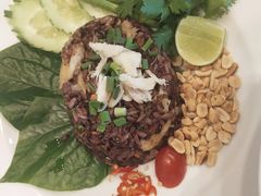 -Chom Cafe and Restaurant