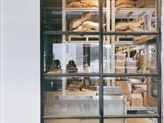 面包甜点陈列柜-来回·咖啡(钟村咖啡豆店)