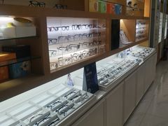 -光明眼镜·蔡司授权(九亭U天地店)
