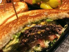 -The Habit Burger Grill 哈比特汉堡(爱琴海店)
