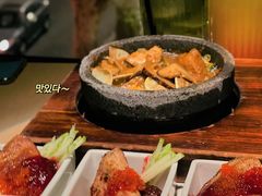 -穹六人间 people 6(岳阳路店)