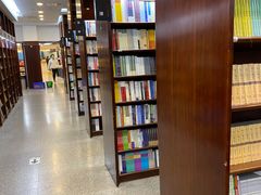 -新华书店(泉城路店)