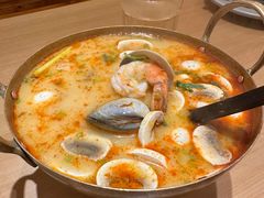冬阴功汤海鲜汤-Lia Cafe Bar Restaurant松山咖啡屋