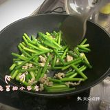 蒜苔炒肉🍲健康营养🐰10分钟就能做好。