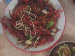 -老街烧烤大排档·地道湖北菜·龙虾馆(汉口火车站店)