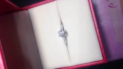 -威德钻石-克拉钻大本营(南京东路店)