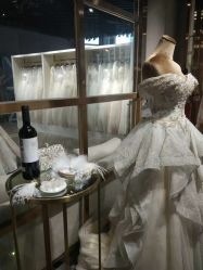 -Lady  Jane高端婚纱礼服馆