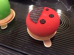 覆盆子荔枝蛋糕-Salon de The de Joel Robuchon(外滩18号店)