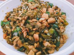 酱椒仔鸡+外婆菜炒肉-霸碗盖码饭(长沙河西通程店)