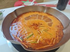 -毛辣果·贵州红酸汤牛肉火锅(西单店)